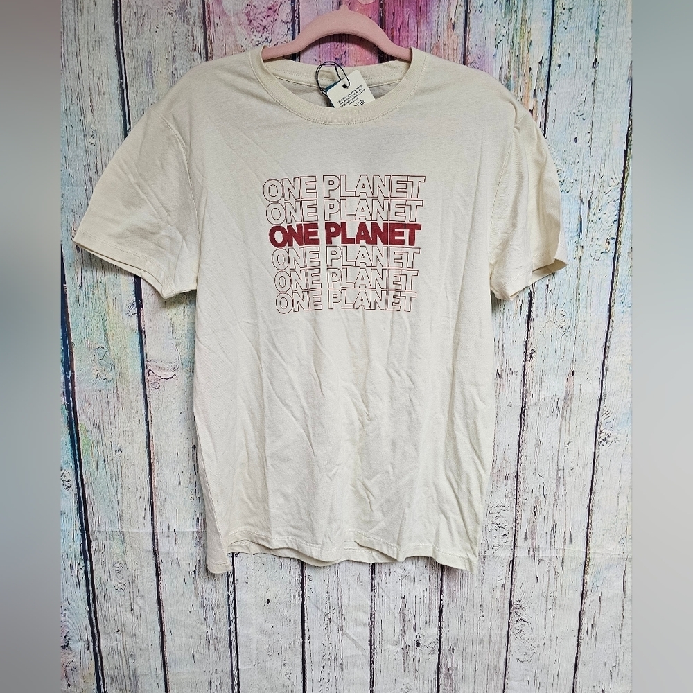Nwt men's one planet tee united by blue‎